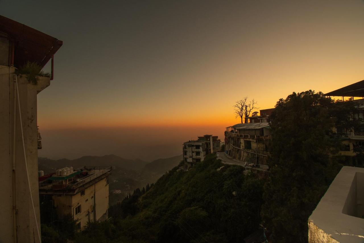 Riversun Hotel Mall Road Mussoorie Esterno foto