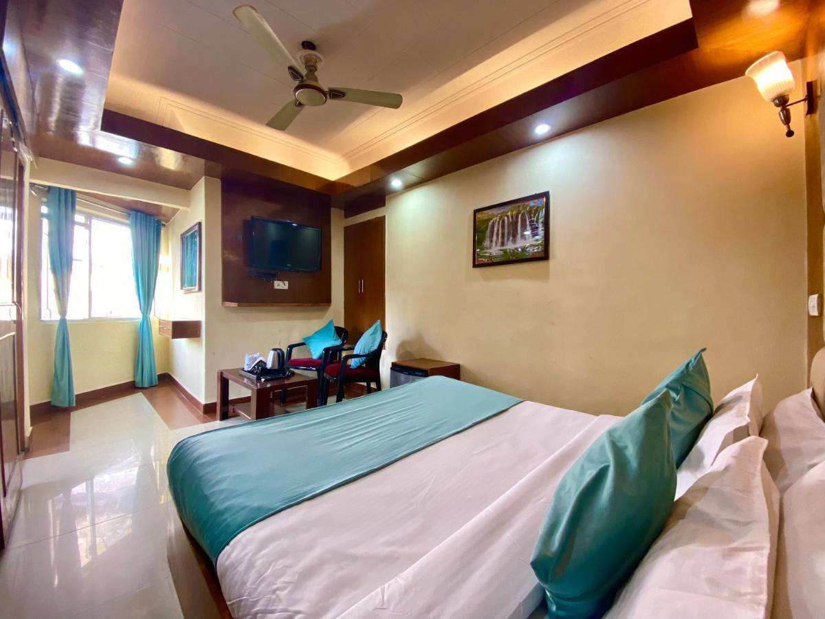 Riversun Hotel Mall Road Mussoorie Esterno foto