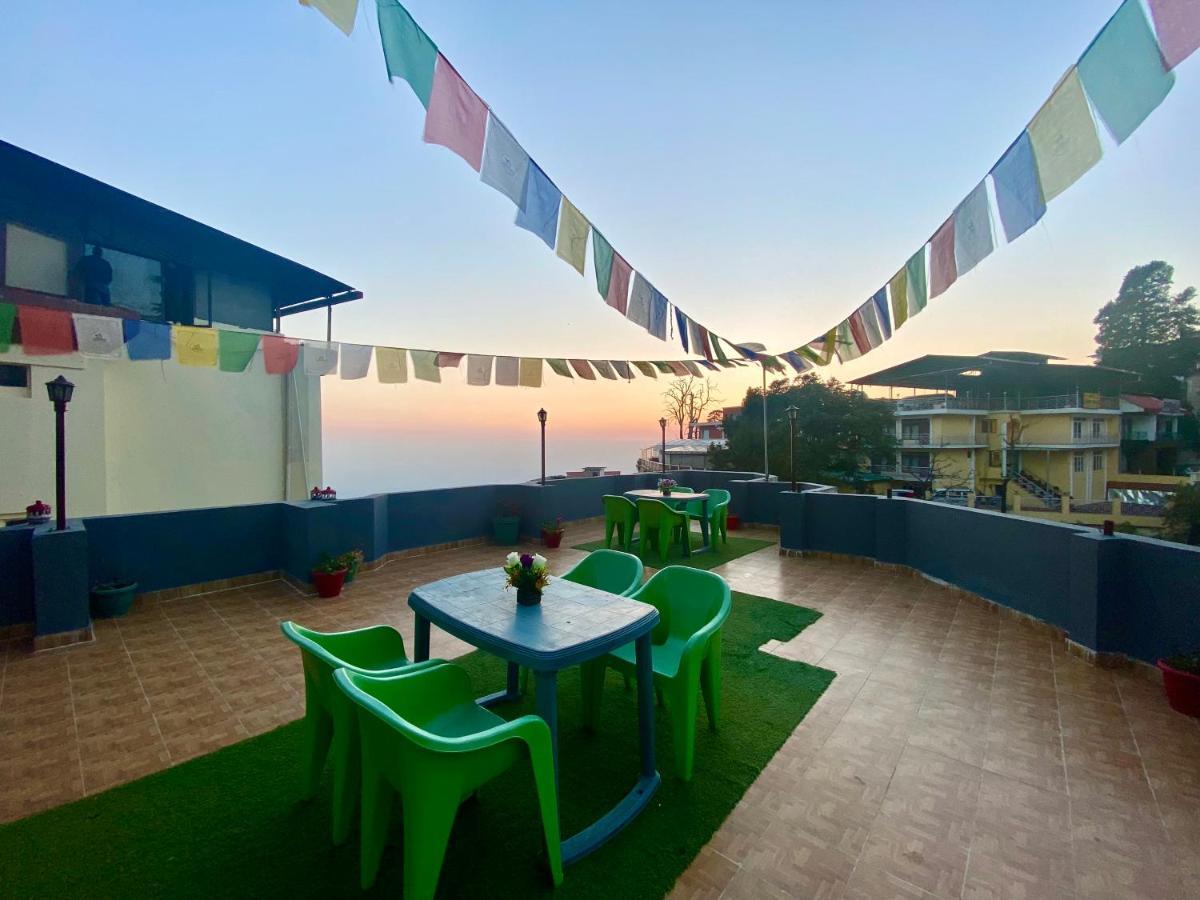 Riversun Hotel Mall Road Mussoorie Esterno foto