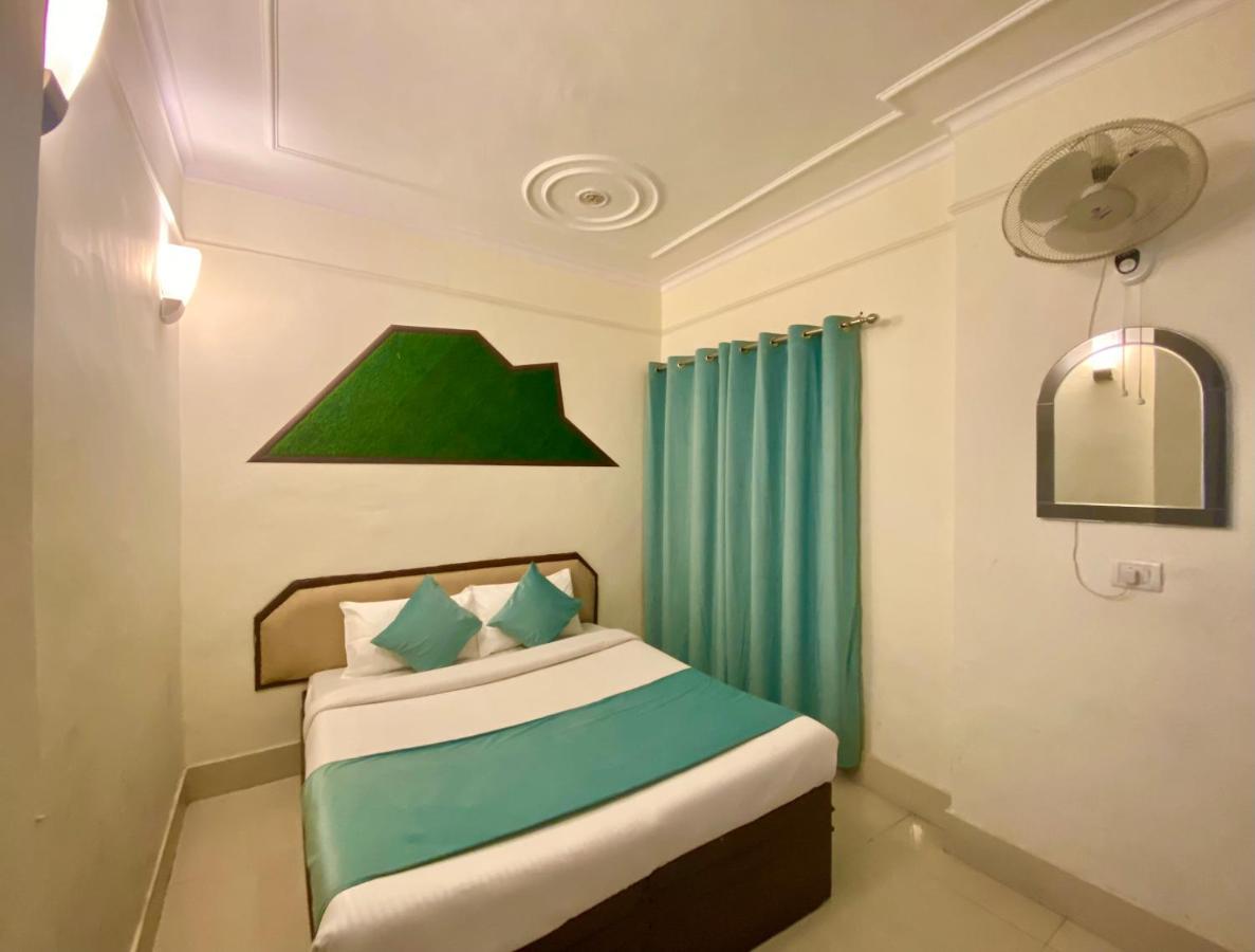 Riversun Hotel Mall Road Mussoorie Esterno foto