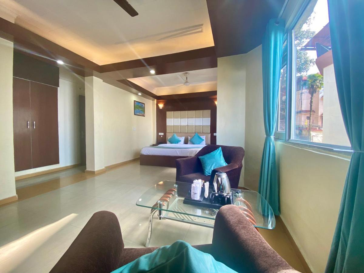 Riversun Hotel Mall Road Mussoorie Esterno foto