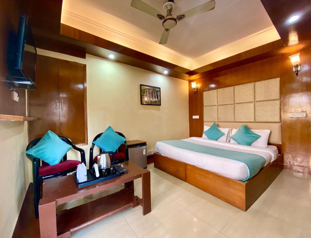Riversun Hotel Mall Road Mussoorie Esterno foto