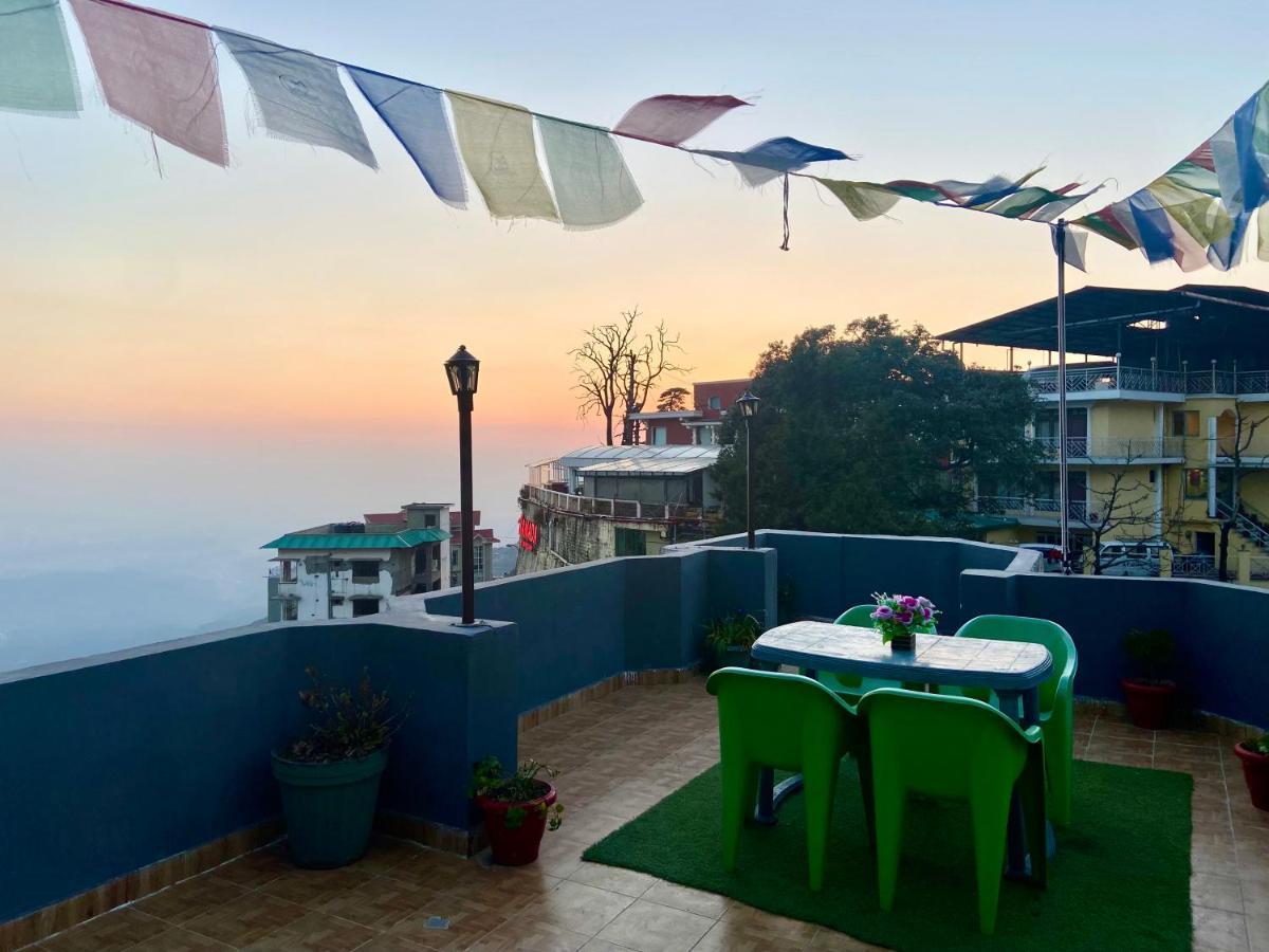 Riversun Hotel Mall Road Mussoorie Esterno foto